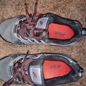 Boys fila size 2 shoe
